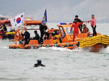 កូរ៉េខាងត្បូង៖បន្តស្វែងរកសពអ្នកដំណើរក្នុងការលិចនាវា